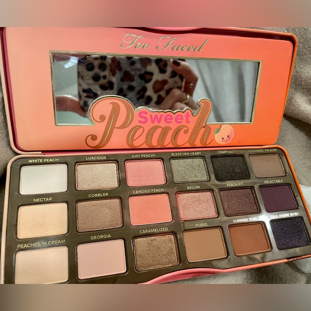 Too Faced sweet peach scented eyeshadow used once or twice just not my colors.